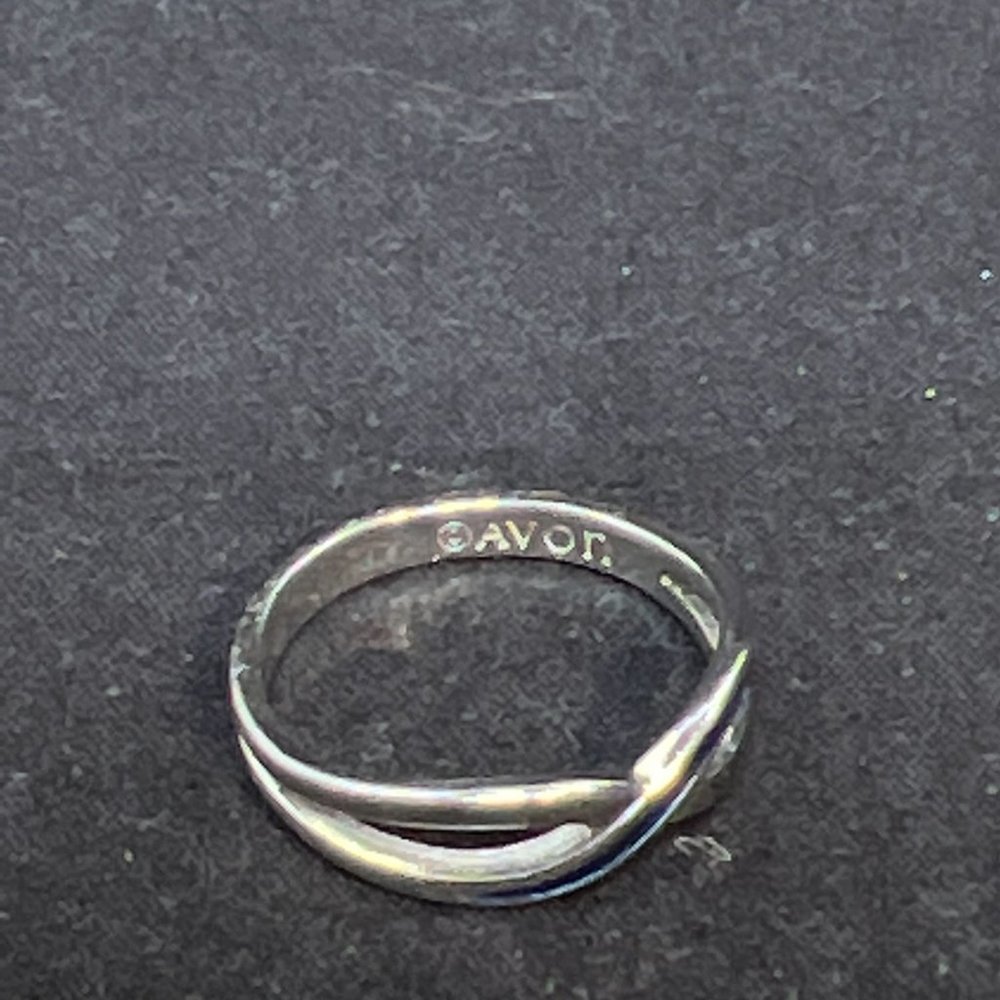 Avon Silver Tone With Blue Enamel Infinity Ring (R305) - Picture 5 of 6